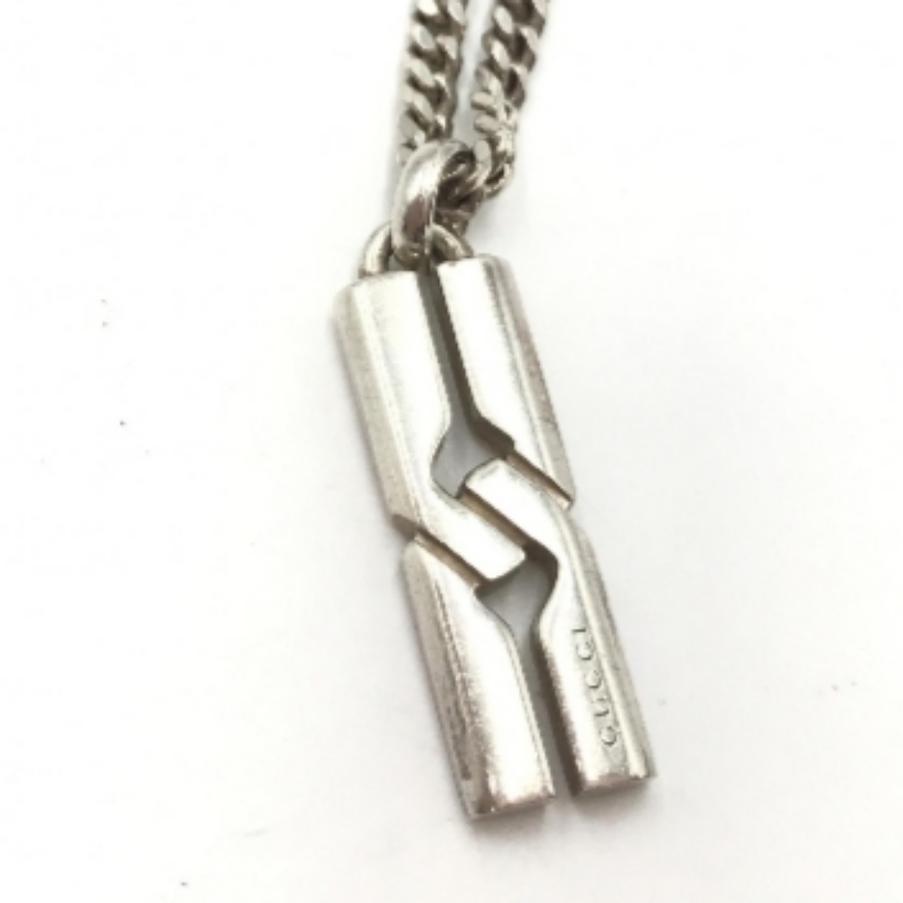 Gucci Knot Necklace w/COA (online)
